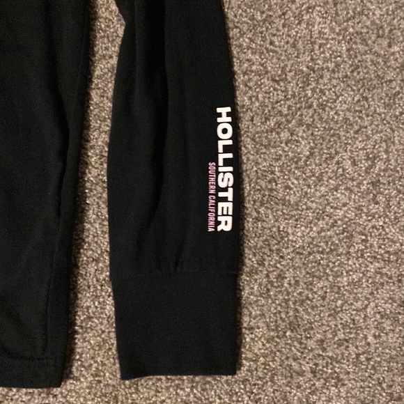 Medium black long sleeved Hollister t-shirt with pink palm tree graphic. - Picture 2 of 2